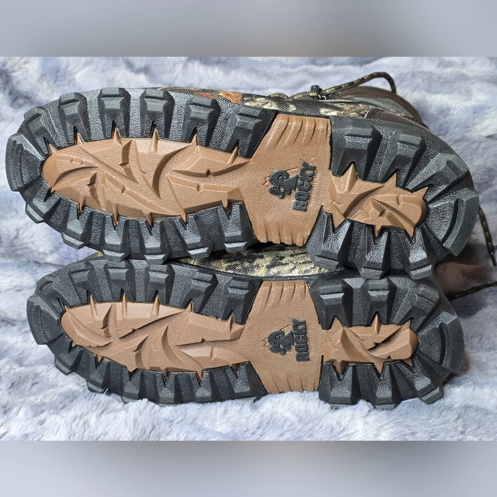 NWB Rocky BearClaw‎ Big Kids' Waterproof 1000G Insulated Outdoor Boot Size 4